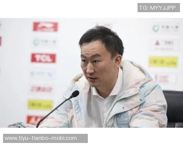 刘维伟自带剪刀为杨瀚森打造30美元理发馆的独特体验