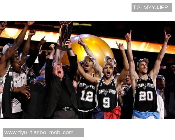 悼念托尼帕克父亲邓肯大卫罗宾逊与前妻齐聚送别 悼念托尼帕克父亲邓肯大卫罗宾逊与前妻齐聚送别